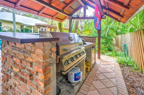 2666 10th Ave, Vero Beach FL  32960-5052 exterior