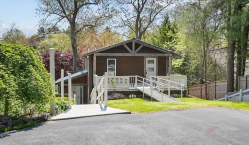 26 Pine Tree Rd, Coventry RI 02816-7001 exterior