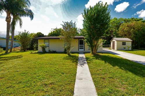 154 Lucero Dr, Fort Pierce, FL 34983-2067