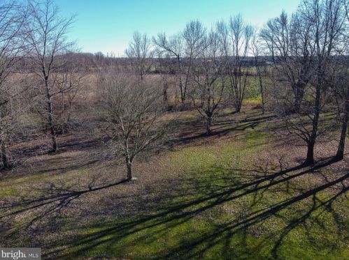 4 Millennium Dr, Columbus NJ  08022-2250 exterior