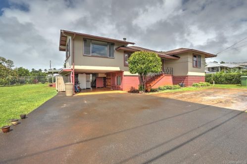 1638 Nakula St, Wahiawa, HI 96786-2631