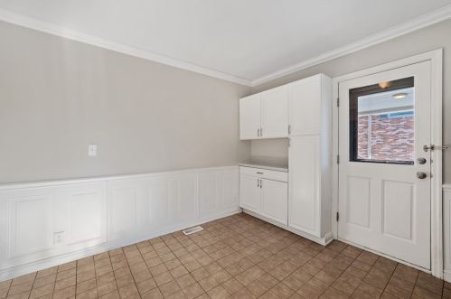 111 Warren Dr, New Kensington PA  15068-5256 exterior