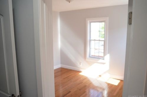 865 Noble Ave, Bridgeport CT  06608-1049 exterior