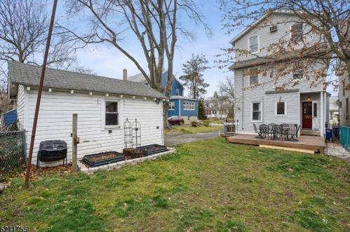 25 Princeton St, Maplewood NJ  07040-3527 exterior