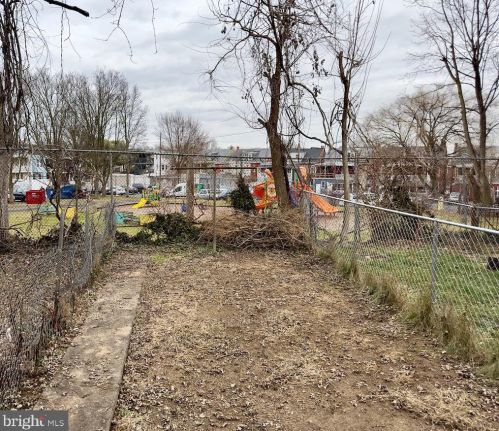 565 Pershing Ave, Lancaster PA  17602-4369 exterior