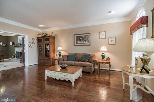 2037 Carmel Dr, Jamison PA  18929-1438 exterior