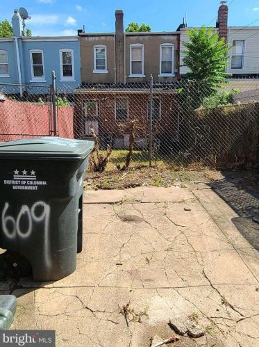 609 Columbia Rd, Washington, DC 20001-2905