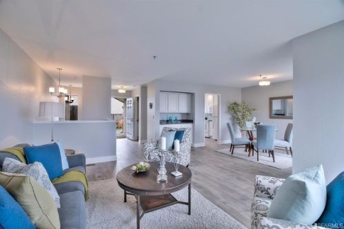 977 Fassler Ave, Pacifica, CA 94044-3659