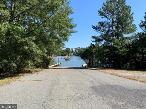 69 Currioman Dr, Montross VA  22520-4130 exterior