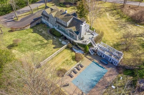 19 Leroy Rd, Chappaqua, NY 10514-3220