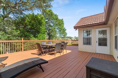 833 Boulevard Of The Champions, Shalimar FL  32579-2154 exterior