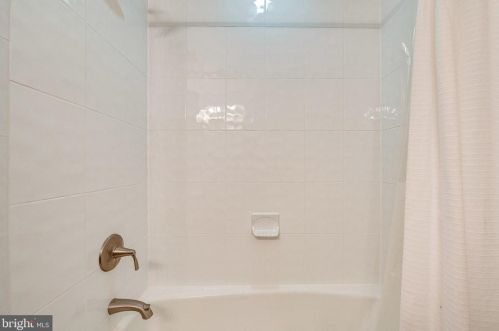 328 River Bend Rd, Great Falls VA  22066-4140 exterior