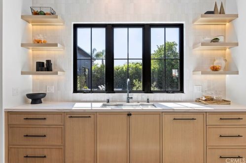 4955 Haskell Ave, Van Nuys CA  91436-1674 exterior