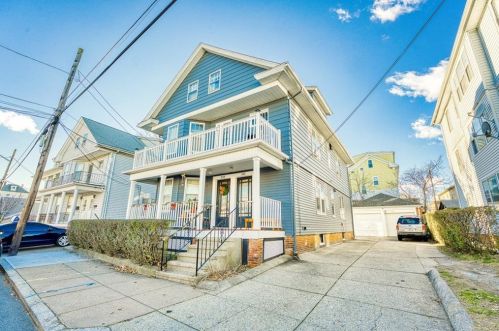 318 Academy Ave, Providence, RI 02908-4101