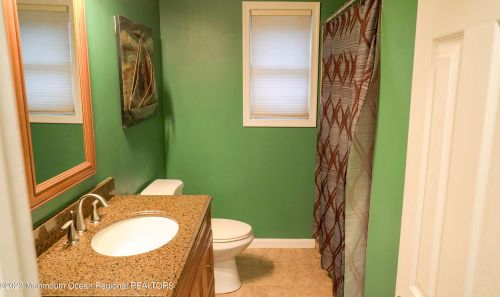 27 Castle Ave, Jackson Twp NJ  08527-2425 exterior