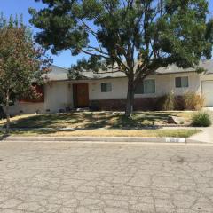 6512 Flora Ave, Fresno, CA 93710-4106