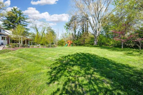 3260 Galbraith Rd, Cincinnati OH 45239-3903 exterior