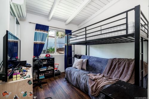 2266 Amokemoke St, Pearl City HI  96782-1347 exterior