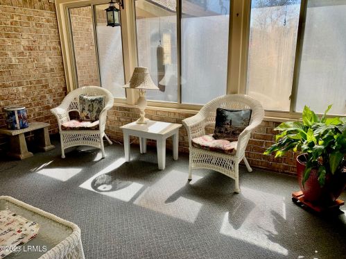 927 Magnolia Bluff Cir, Beaufort SC  29902-6921 exterior