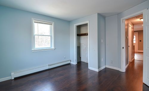 12 Olesen Rd, Derry NH 03038-4846 exterior