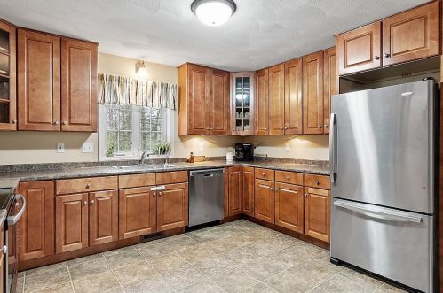 47 Old Woods Rd, Northwood NH  03261-3856 exterior