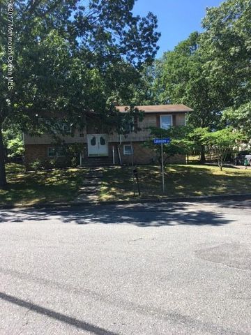 780 Lakeview Dr, Lakewood, NJ 08701-3018
