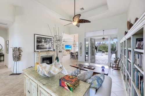930 Inlet Dr, Marco Island, FL 34145-5913