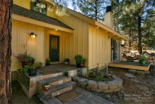20901 King Hezekiah Way, Bend, OR 97702-2818