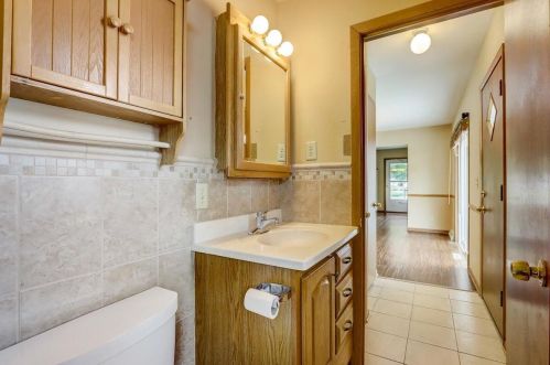 2022 116, Milwaukee WI 53226-2104 exterior