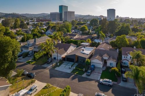 4709 Norwich Ave, Van Nuys CA  91403-2017 exterior