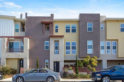 725 Oak Ave, Carlsbad CA  92008-3013 exterior