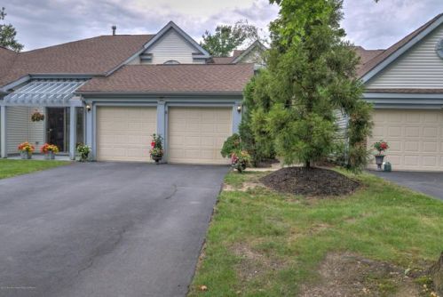 93 Old Orchard Ln, Tinton Falls, NJ 07712-2573