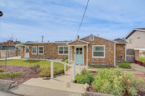 360 5th St, Pismo Beach, CA 93433-1618