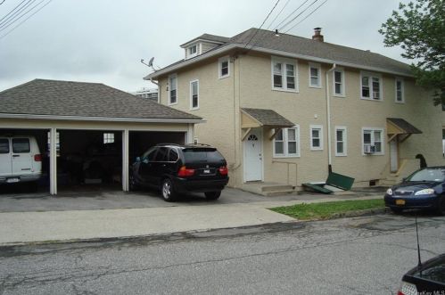 179 Chatterton Ave, White Plains, NY 10606-1313