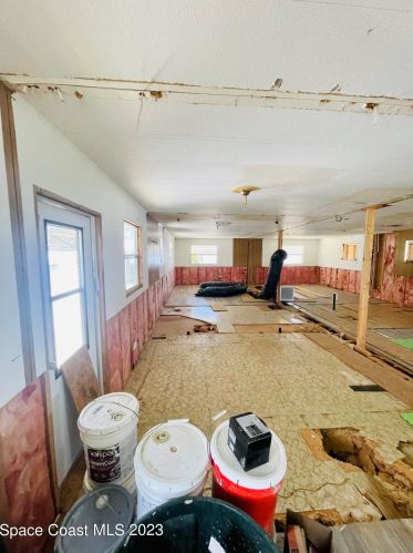 706 Barefoot Blvd, Sebastian FL  32976-7303 exterior