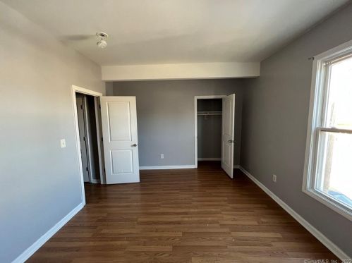 511 Main St, Bridgeport, CT 06608-2328