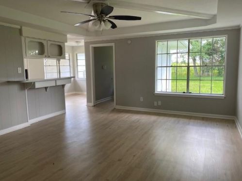616 Pinewood Dr, Conroe TX  77385-9674 exterior