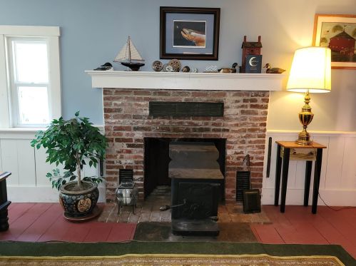 160 Drew Rd, Hopkinton NH  03229-2214 exterior