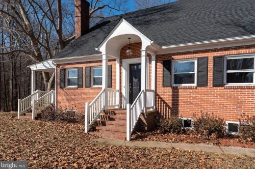 5828 James Madison Pkwy, Owens VA  22485-5352 exterior