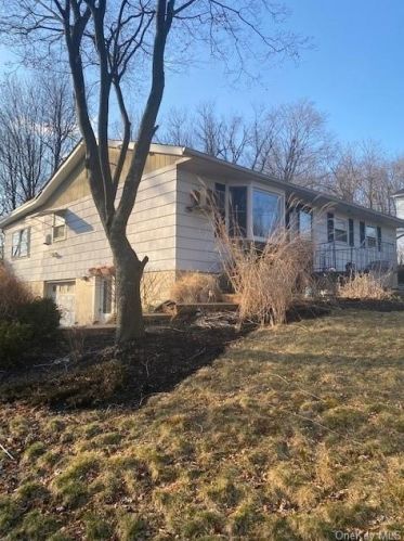279 Lake Rd, Salisbury Mills, NY 12577-5023