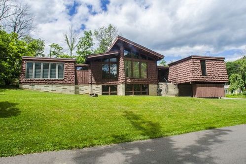 2 Orchard Ln, Shade, OH 45701-1343