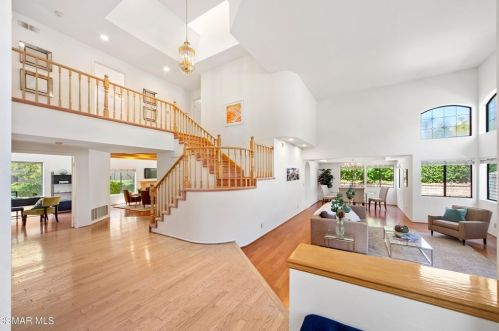 5805 Rainbow Hill Rd, Calabasas CA  91301-4636 exterior