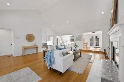 961 Selby Ln, San Jose CA  95127-1151 exterior