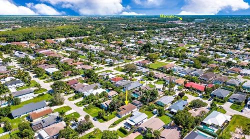 772 104th Ave, Naples FL  34108-3229 exterior
