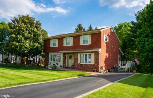 119 Woodstream Rd, Boothwyn, PA 19061-2830