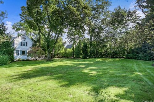 64 Mamaroneck Rd, Scarsdale, NY 10583-2824