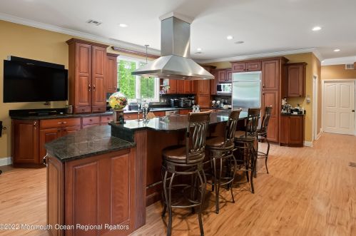 335 Veterans Hwy, Jackson Twp NJ  08527-2832 exterior