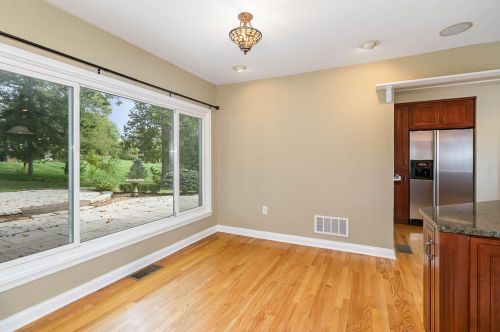 817 Rosewood Dr, Covington KY 41017-1385 exterior