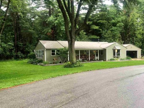 2279 Cedar Ln, Green Bay, WI 54313-7717