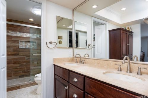 5199 Saratoga Ave, Cypress CA  90630-4449 exterior